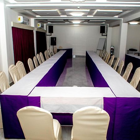 Hotel Les Orchidees Cotonou Buitenkant foto